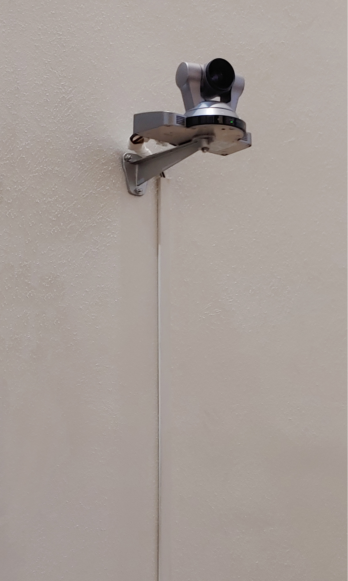 camera cord hidden - 1020201855a